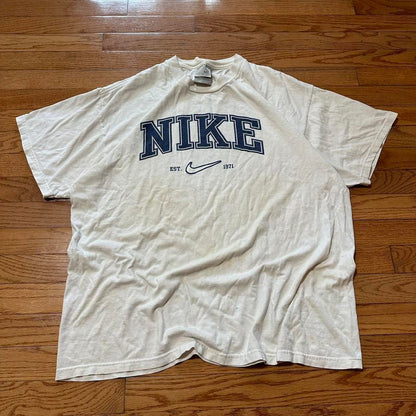 Nike Trička - Vintage dodavatel